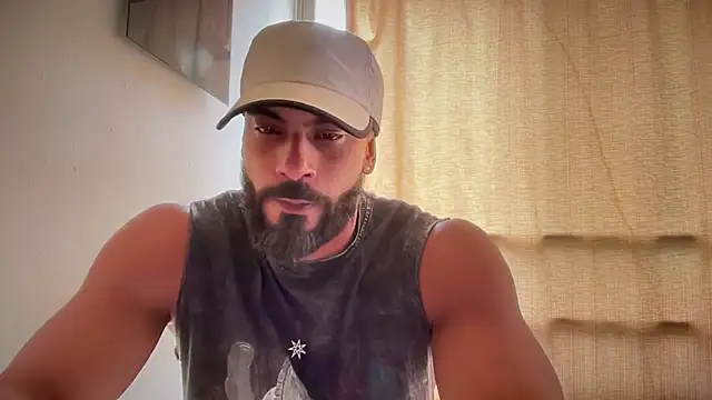 Snapshot of romeolovedark chatting on 1, 5, 2026 romeolovedark online show from 1, 5, 2026