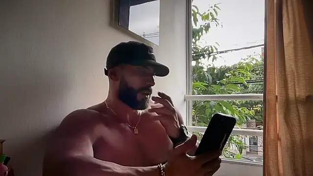 Snapshot of romeolovedark chatting on 20, 5, 2026 romeolovedark online show from 20, 5, 2026