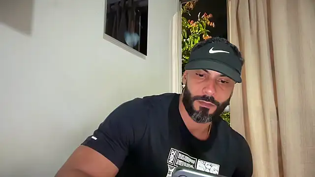 Snapshot of romeolovedark chatting on 26, 5, 2026 romeolovedark online show from 26, 5, 2026