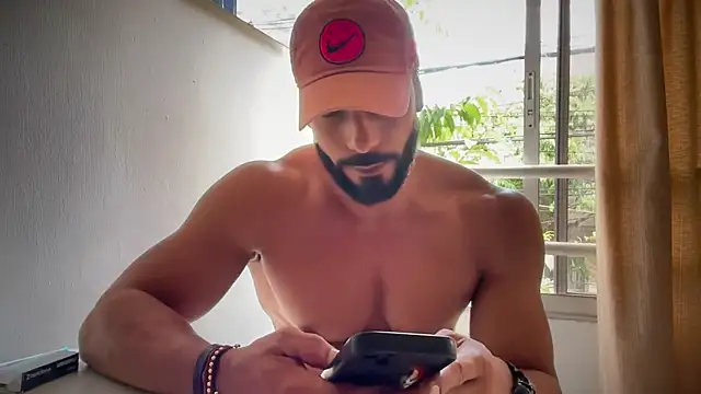 Snapshot of romeolovedark chatting on 5, 7, 2026 romeolovedark online show from 5, 7, 2026