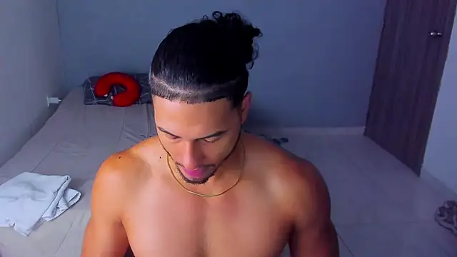 Snapshot of Kris_Khalifa69 chatting on 8, 1, 2026 Kris Khalifa69 online show from 8, 1, 2026