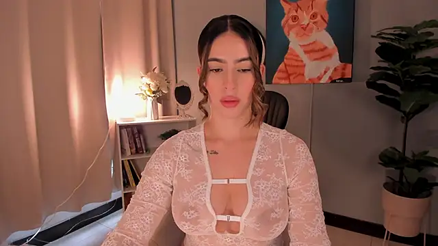 Snapshot of LiaPearce chatting on 27, 10, 2025 LiaPearce online show from 27, 10, 2025