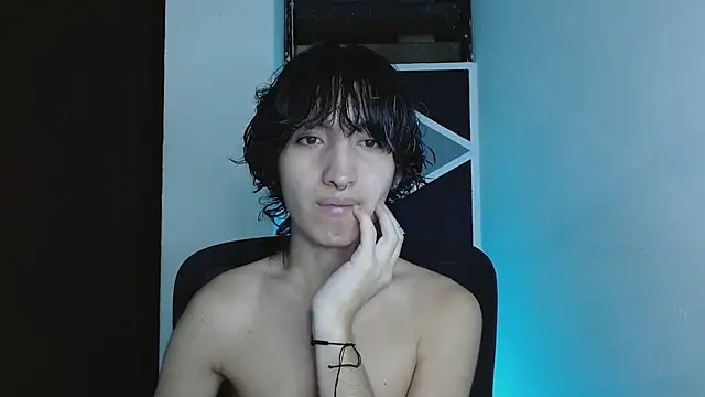 Snapshot of littlextreme chatting on 5, 5, 2026 littlextreme online show from 5, 5, 2026