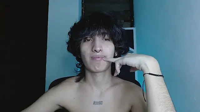 Snapshot of littlextreme chatting on 17, 5, 2026 littlextreme online show from 17, 5, 2026