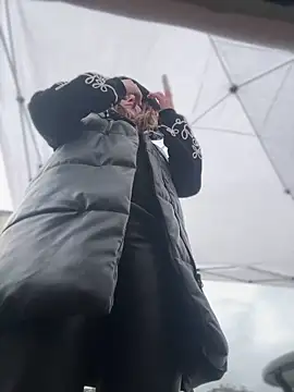 Snapshot of DaisyVibesss chatting on 1, 3, 2025 DaisyVibesss online show from 1, 3, 2025