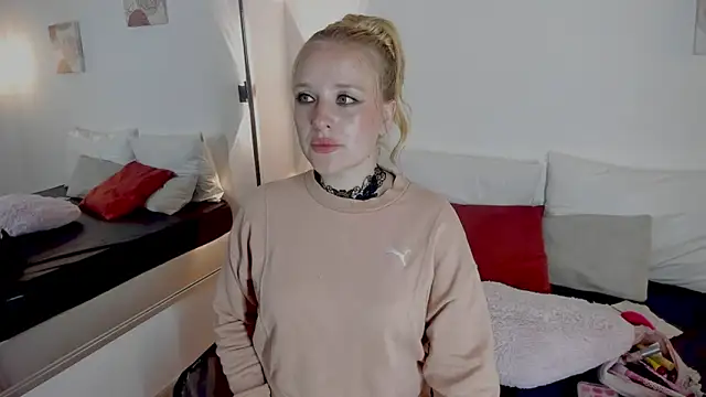 Snapshot of EmilySumer chatting on 25, 4, 2026 EmilySumer online show from 25, 4, 2026