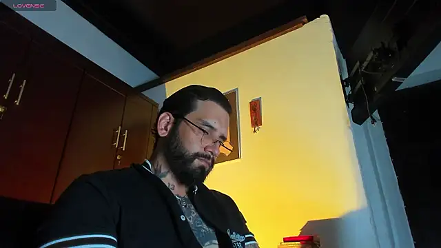 Snapshot of CamiloGray_ chatting on 2, 2, 2026 CamiloGray online show from 2, 2, 2026