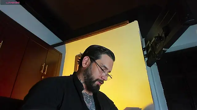 Snapshot of CamiloGray_ chatting on 17, 2, 2026 CamiloGray online show from 17, 2, 2026