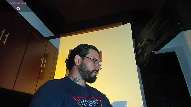 Snapshot of CamiloGray_ chatting on 4, 3, 2026 CamiloGray online show from 4, 3, 2026