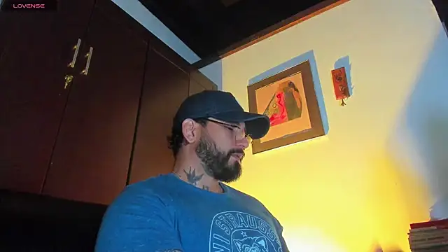 Snapshot of CamiloGray_ chatting on 23, 4, 2026 CamiloGray online show from 23, 4, 2026