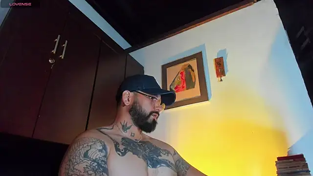 Snapshot of CamiloGray_ chatting on 9, 5, 2026 CamiloGray online show from 9, 5, 2026