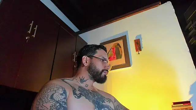 Snapshot of CamiloGray_ chatting on 27, 5, 2026 CamiloGray online show from 27, 5, 2026