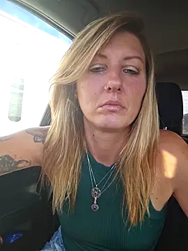 SheIsSomething online show from 3, 11, 2025