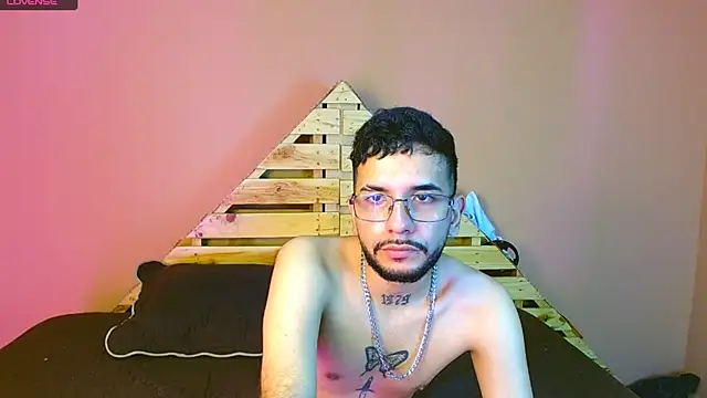 Snapshot of sexxgods chatting on 1, 2, 2025 sexxgods online show from 1, 2, 2025