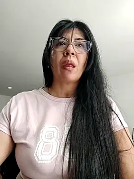 aisha latina online show from 3, 12, 2025