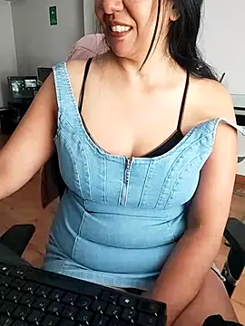 aisha latina online show from 3, 3, 2026