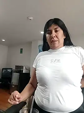 Snapshot of aisha_latina chatting on 25, 5, 2026 aisha latina online show from 25, 5, 2026