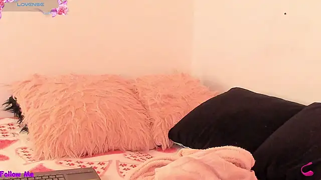 SophieRossi online show from 12, 1, 2026