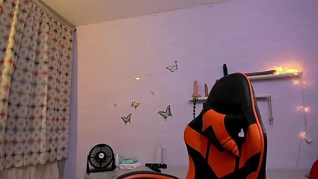 Snapshot of agathaxxx-69 chatting on 2, 4, 2026 agathaxxx-69 online show from 2, 4, 2026