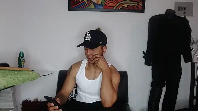 Snapshot of Black_hot266 chatting on 11, 4, 2026 Black hot266 online show from 11, 4, 2026