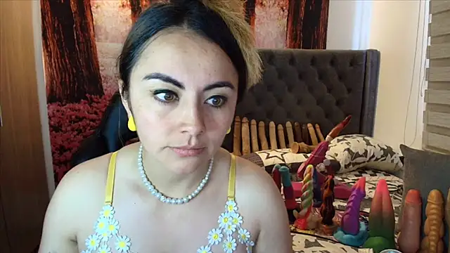 Snapshot of sofia23dirty chatting on 31, 10, 2025 sofia23dirty online show from 31, 10, 2025