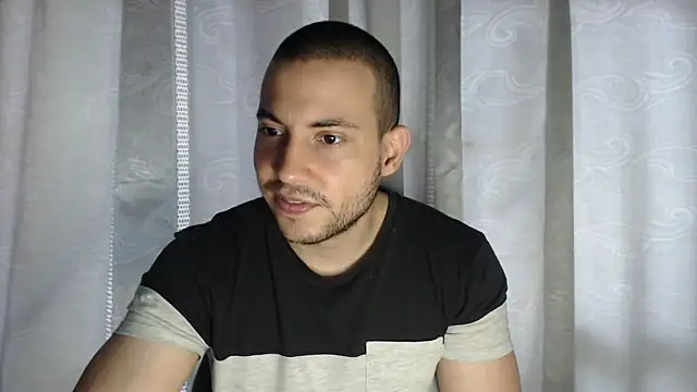 Snapshot of Armando_2002 chatting on 15, 10, 2025 Armando 2002 online show from 15, 10, 2025