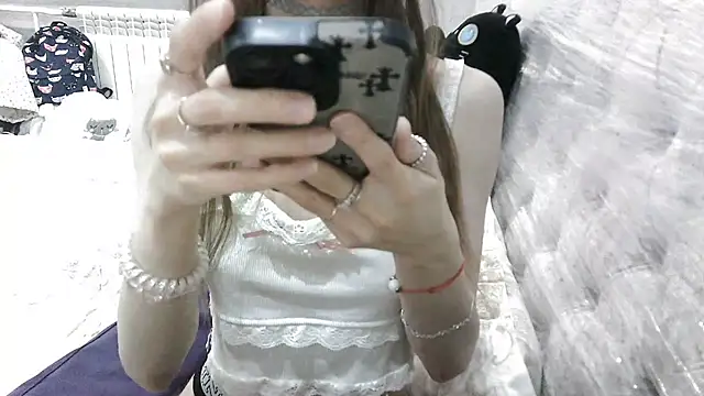Snapshot of KittyBounty chatting on 8, 7, 2026 KittyBounty online show from 8, 7, 2026