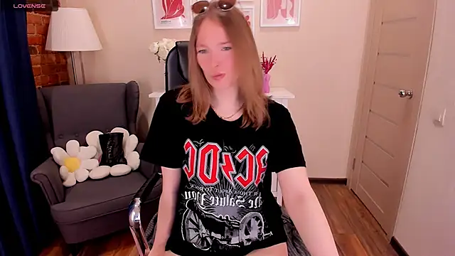  fiona Love online show from 3, 5, 2026
