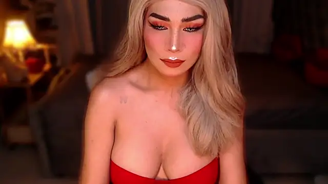 Snapshot of QUEEN_GIAMOORE69 chatting on 23, 7, 2026 QUEEN GIAMOORE69 online show from 23, 7, 2026