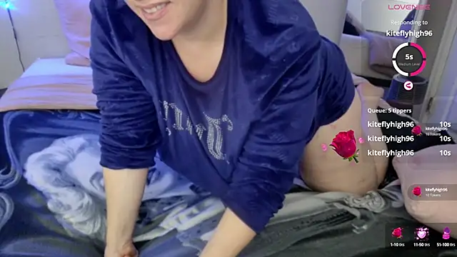 Snapshot of julimonroe chatting on 23, 1, 2025 julimonroe online show from 23, 1, 2025