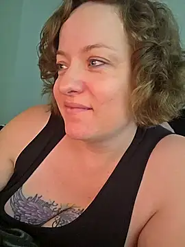 Snapshot of julimonroe chatting on 29, 4, 2026 julimonroe online show from 29, 4, 2026