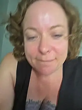 Snapshot of julimonroe chatting on 30, 5, 2026 julimonroe online show from 30, 5, 2026