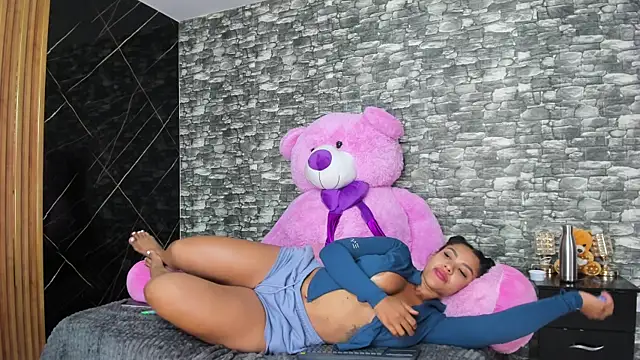 Snapshot of HeidyWillss chatting on 19, 2, 2025 HeidyWillss online show from 19, 2, 2025