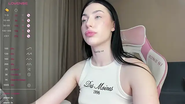 JenniferQueen11 online show from 29, 1, 2025