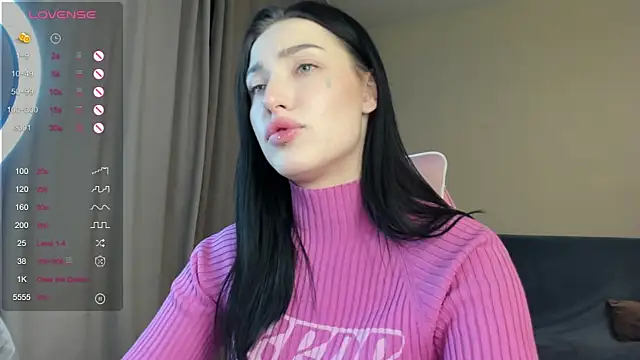 JenniferQueen11 online show from 2, 2, 2025