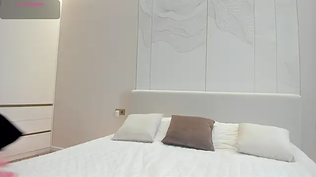 JenniferQueen11 online show from 15, 3, 2026