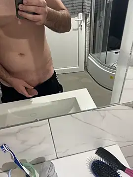 Snapshot of Vld121 chatting on 5, 2, 2025 Vld121 online show from 5, 2, 2025