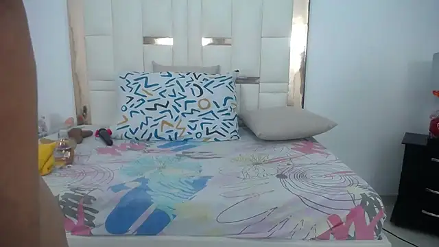 ambercordoba online show from 28, 2, 2025