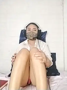  Shimmerlyn  online show from 1, 3, 2025