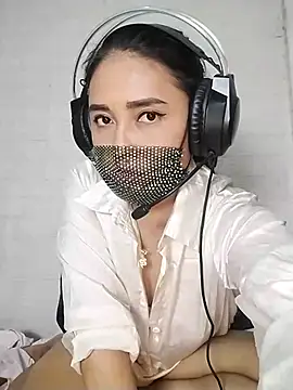  Shimmerlyn  online show from 2, 3, 2025