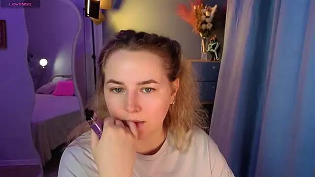 Snapshot of Mira_Mermayd chatting on 2, 5, 2026 Mira Mermayd online show from 2, 5, 2026