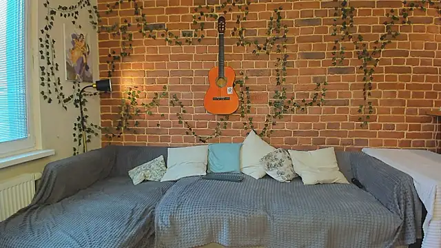 yamy yamy yamy online show from 1, 3, 2026