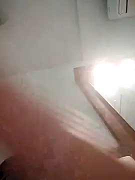 Snapshot of alex78265 chatting on 17, 12, 2025 alex78265 online show from 17, 12, 2025