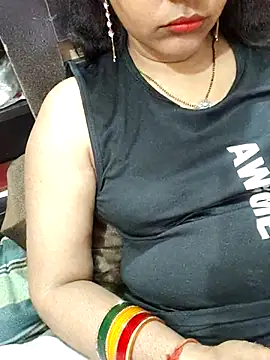 Snapshot of Diya_143 chatting on 18, 4, 2026 Diya 143 online show from 18, 4, 2026