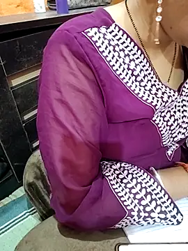 Snapshot of Diya_143 chatting on 19, 4, 2026 Diya 143 online show from 19, 4, 2026