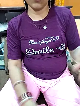 Snapshot of Diya_143 chatting on 22, 4, 2026 Diya 143 online show from 22, 4, 2026