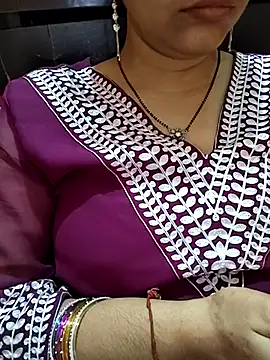 Snapshot of Diya_143 chatting on 3, 5, 2026 Diya 143 online show from 3, 5, 2026