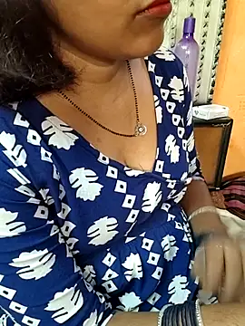 Snapshot of Diya_143 chatting on 18, 5, 2026 Diya 143 online show from 18, 5, 2026