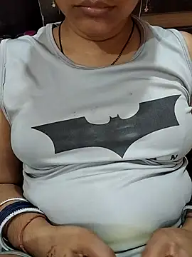Snapshot of Diya_143 chatting on 18, 5, 2026 Diya 143 online show from 18, 5, 2026