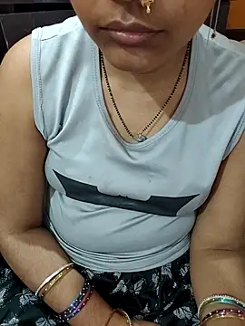 Snapshot of Diya_143 chatting on 19, 5, 2026 Diya 143 online show from 19, 5, 2026